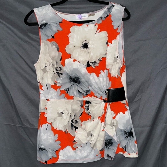 Red floral pho wrap top - Picture 1 of 7